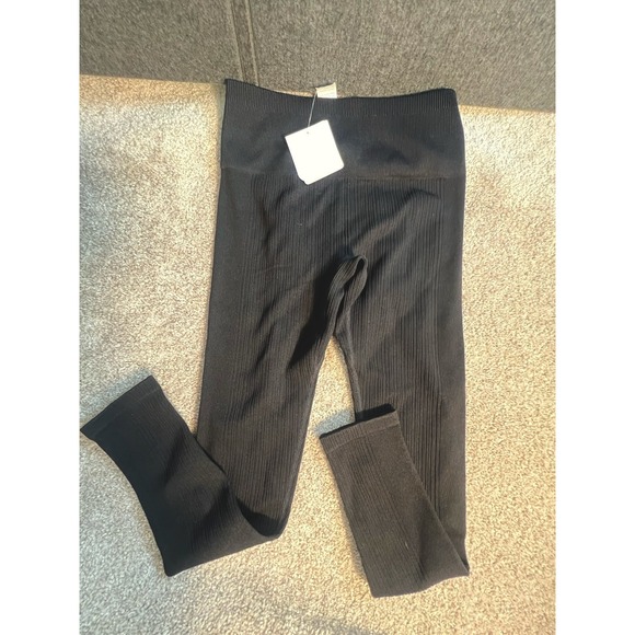 Fabletics Pants - Fabletics NWT Women's Black Cloud Seamless High-Waisted Leggings Size Medium